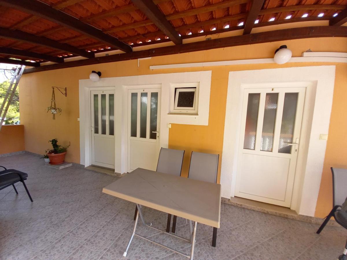 Apartments Vinko Sobra Exterior photo